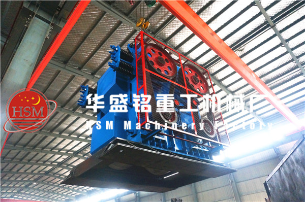 四輥破碎機現(xiàn)場圖片