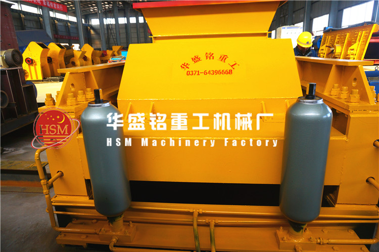 大型液壓對(duì)輥破碎機(jī)