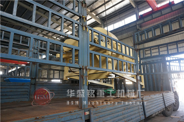 2PG1000x800型全液壓對輥粉碎機裝車發(fā)往江蘇蘇州