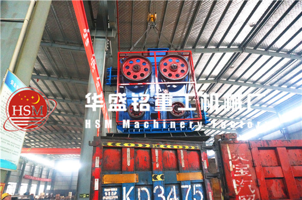 四輥破碎機(jī)發(fā)貨圖